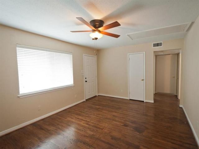 2 bedroom Apartment For Sale: 3202 Yale.. - 2