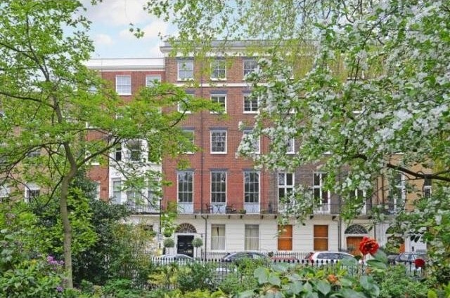 3 Bedrooms - Apartment - London - For..