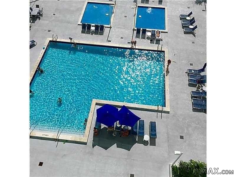 2 bedroom Flat For Sale: 1800 N.. - 2