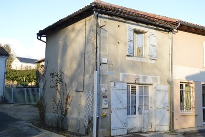 Cute, habitable property - great value!