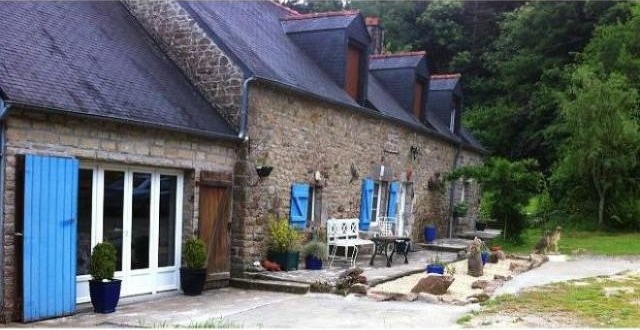 Idyllic Location With Guest Gite