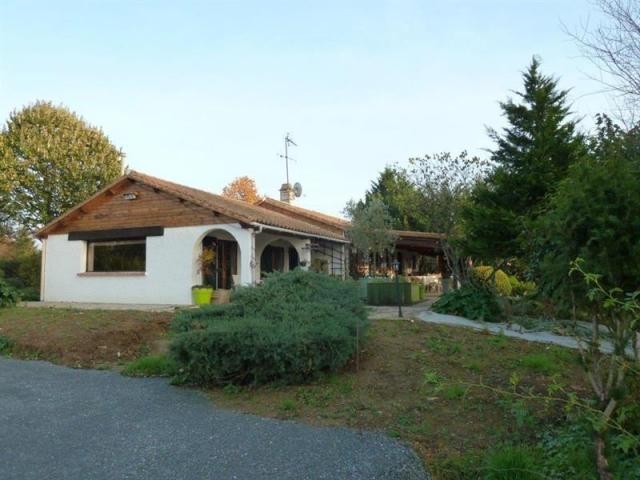 3 bedroom House For Sale: 79240 A 30 KM.. - 2