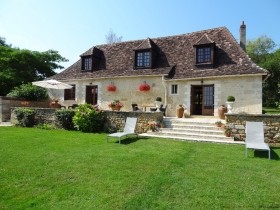 Attractive Perigourdine House With 3..