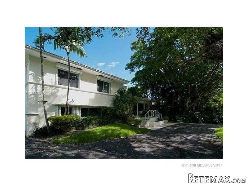 3 bedroom House For Sale: 4500 BANYAN LN - 2