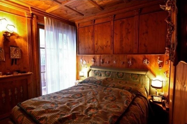 4 bedroom Apartment For Sale: Strada.. - 2