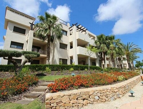 LUXURY 2 BED GOLF APARTMENT - 2