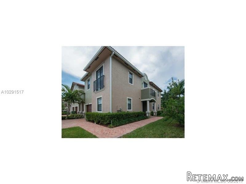 4 bedroom Town House For Sale: 784 NE.. - 2