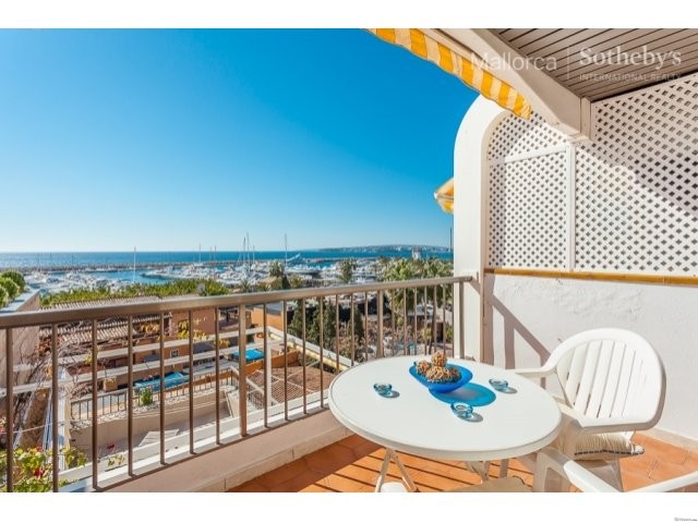 Apartment overlooking Puerto Portals..