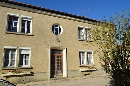House to renovate with barn and pretty..
