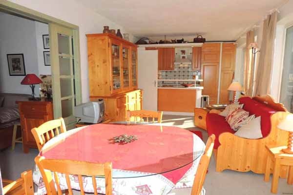 A ski in and out 2 bed apartment, on.. - 2