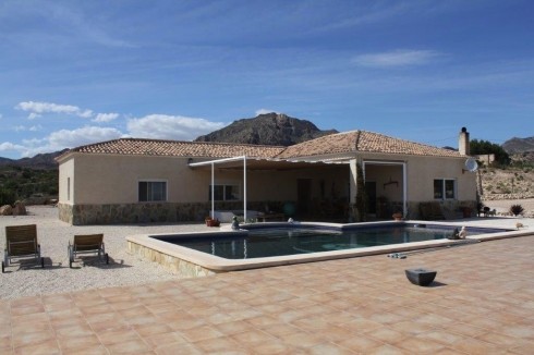 Superb spacious country villa in..