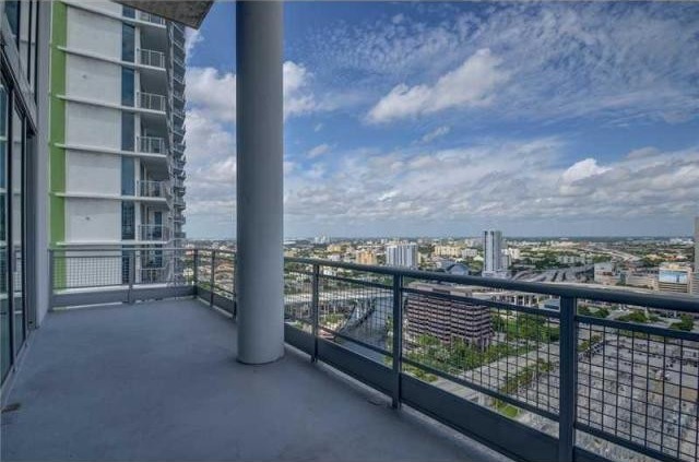 2 bedroom Flat For Sale: 690 SW 1 CT #..