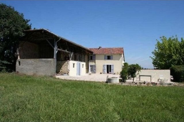Superb Charater Property, Calm Location - 2