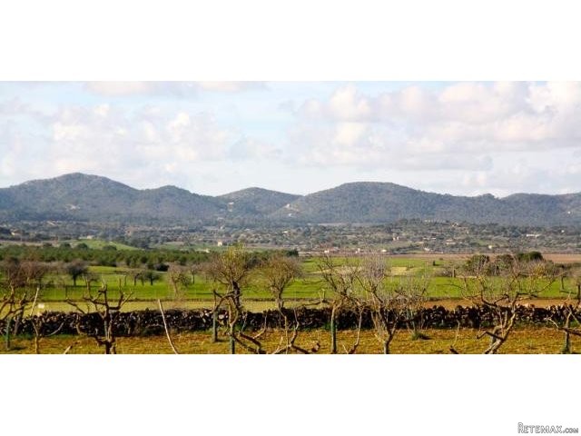 Rustic plot with nice views between Son..