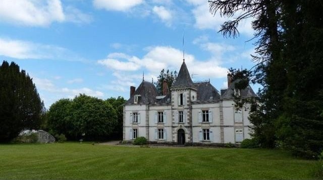 10 bedroom Castle For Sale: 87 LIMOGES - 2