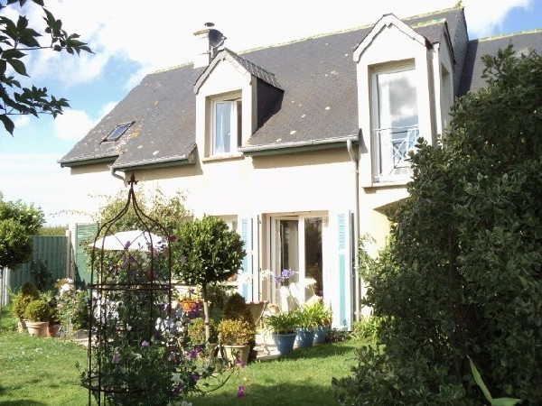 House Just 800m From the Beach