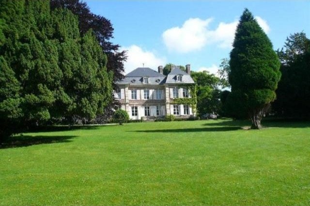 6 bedroom Castle For Sale: 80120 LE.. - 2