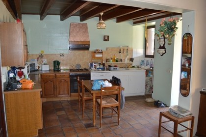 Country property to renovate - 2