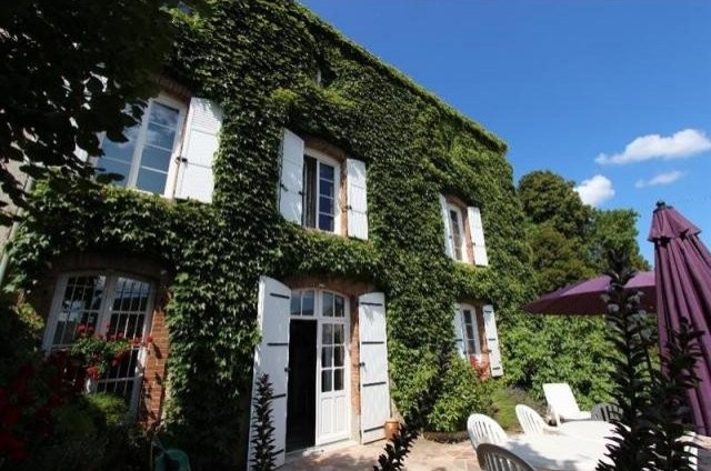8 bedroom Character For Sale: 87300.. - 2