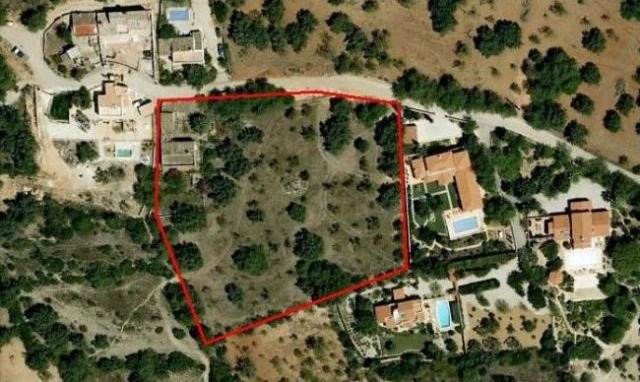 Large plot with ruin with approved..