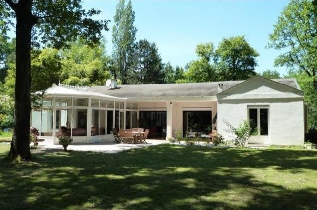 House For Sale: 33000 BORDEAUX
