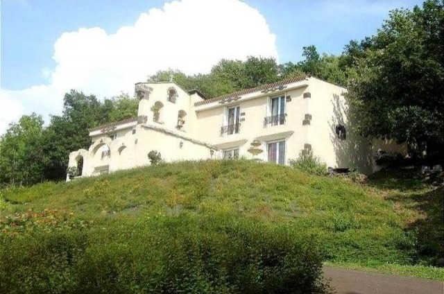 3 bedroom Character For Sale: 63320..