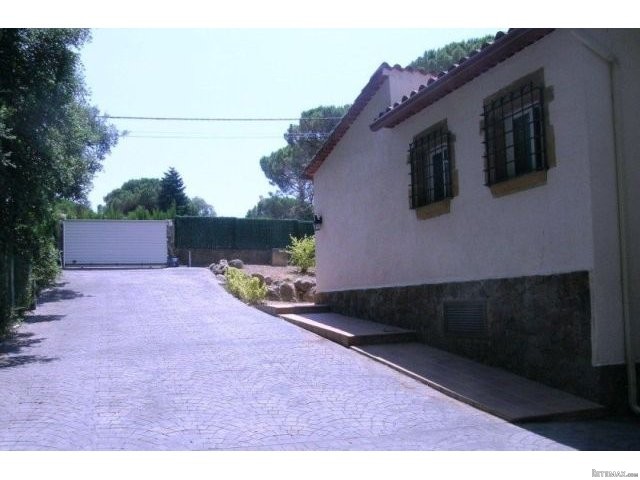 4 Bedrooms - Villa - Girona - For Sale