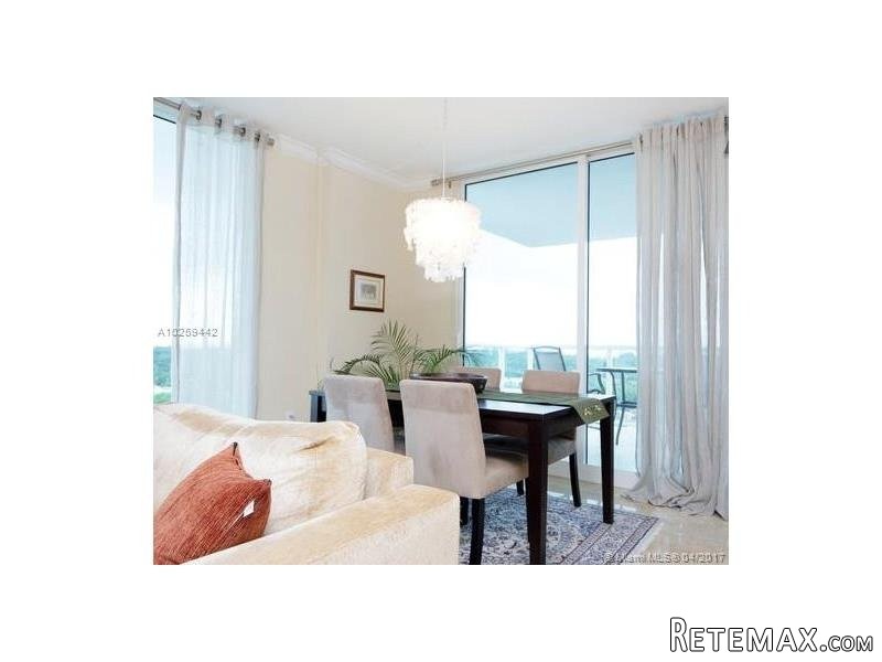 2 bedroom Flat For Sale: 1401 SW 22nd..