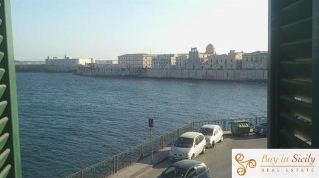 1 bedroom Apartment For Sale: Via..