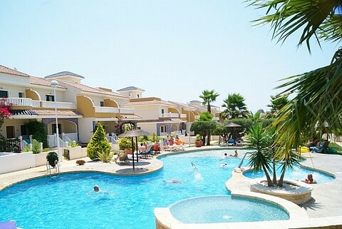 * 3 BED GARDEN DUPLEX