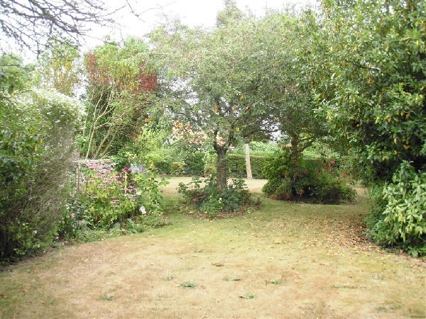 Impressive Character House, Nice Garden - 2
