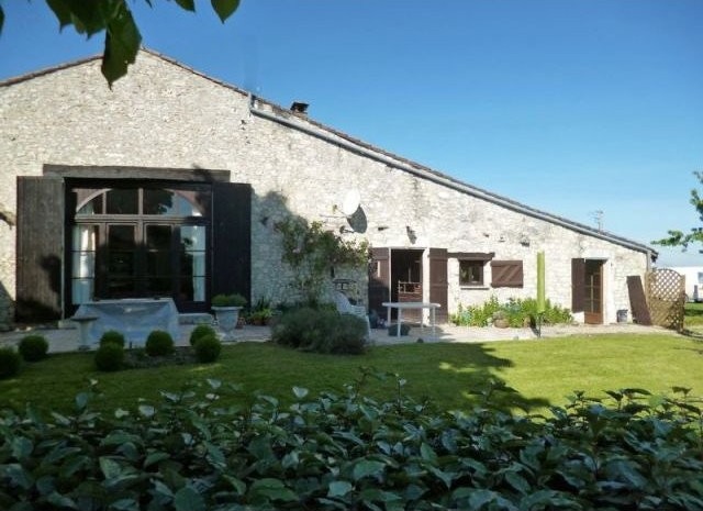 Large House With 5 Bedrooms And..