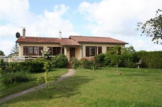 5 Bedroom House Not Far From Lovely Town