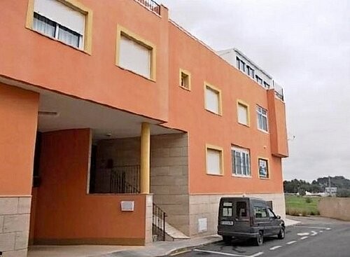 A 2 BEDROOM FIRST FLOOR APARTMENT