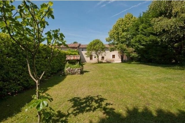 11 bedroom House For Sale: 16480.. - 2
