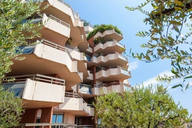 A 2 bed light and spacious apartment..