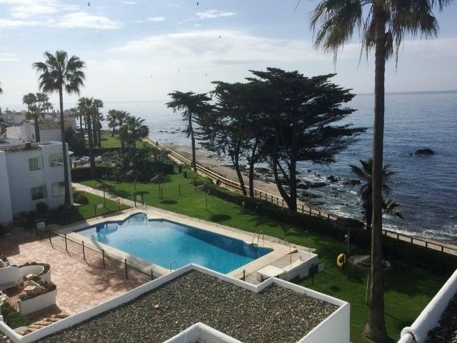 Apartment - Frontline beach apartment..