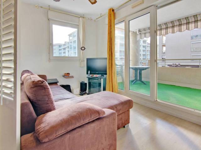 big two rooms apartment close to beach