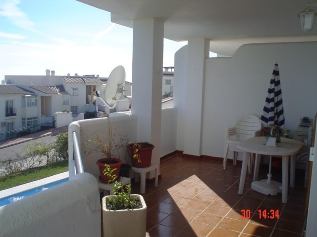 2 Bed Apartment for sale in Calahonda - 2