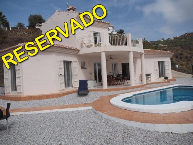 Villa for Sale in Arenas 248.000 €
