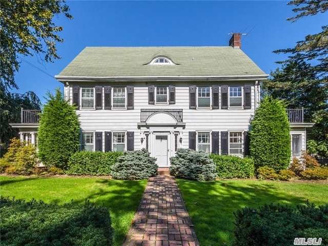 245 Arleigh Rd Douglaston, NY 11363