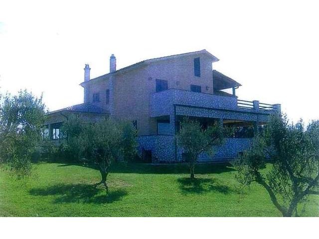 PESCIA ROMANA, BETWEEN LAND AND SEA