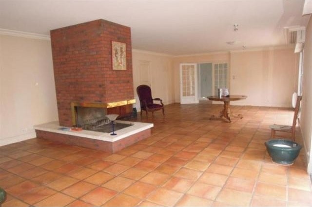 5 bedroom House For Sale: 86370 VIVONNE - 2
