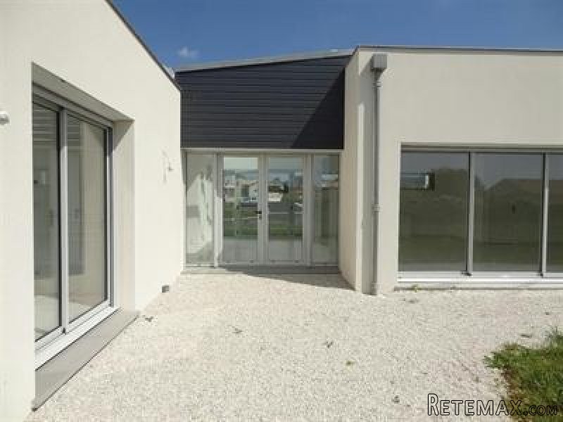 3 Bedrooms - Villa - Poitou-Charentes.. - 2