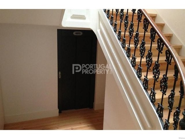 4 Bedroom Renovated Apartment in.. - 2