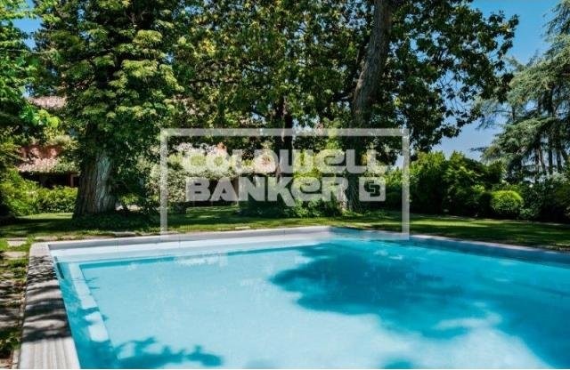 5 Bedrooms - Villa - For Sale - 2
