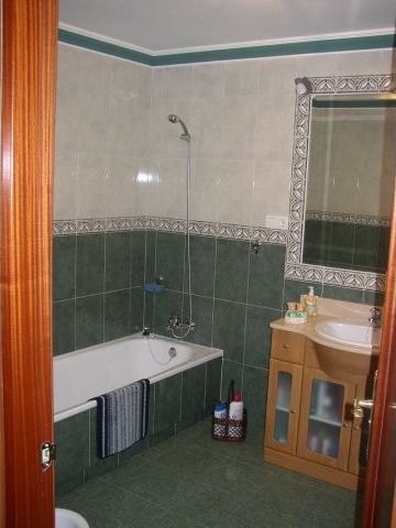 Town House - This spacious three storey.. - 2
