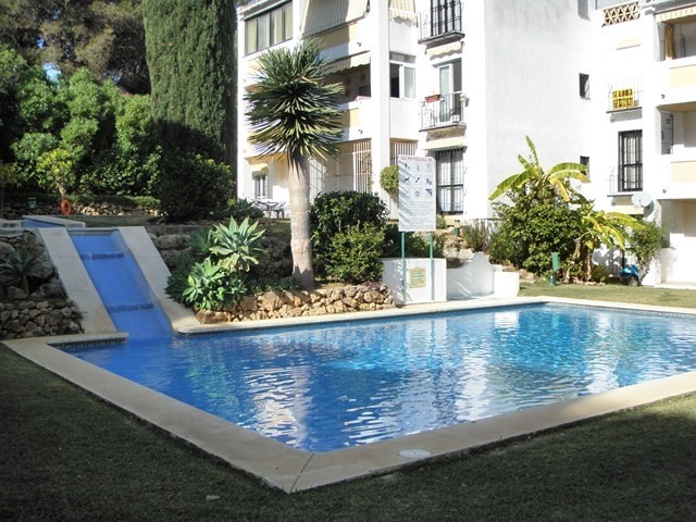 2 Bed Apartment for sale in Calahonda - 2