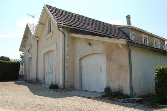 6 bedroom House For Sale: 16300 CHARENTE - 2