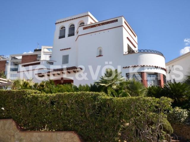 Town house in the center of Sant Pol de..